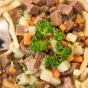 Impressionen | Spätzle-Suppe mit Fleisch und Gemüse