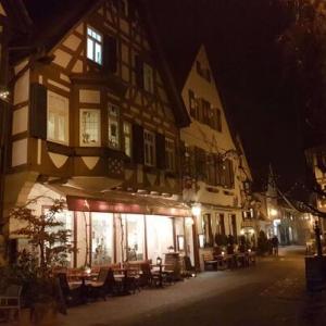 Impressionen | Außenansicht unseres Restaurants bei Nacht